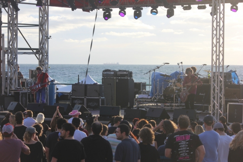 Live Scarborough Beach Nov 30 2014 Ratcat by Shane Pinnegar  (17)