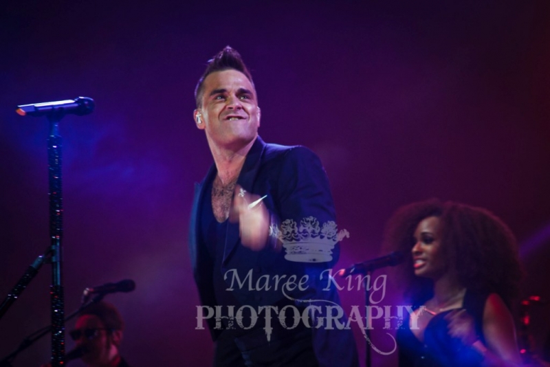 Robbie Williams live in Perth 9 Oct 2015  (13)