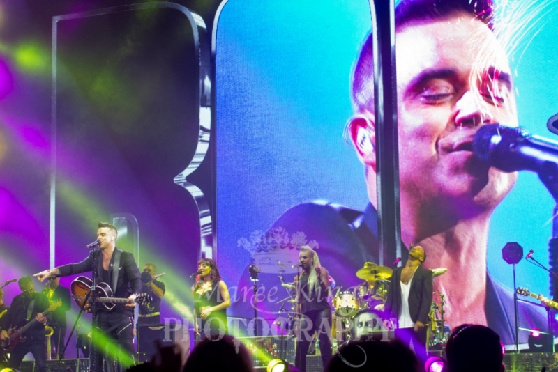 Robbie Williams live in Perth 9 Oct 2015  (16)