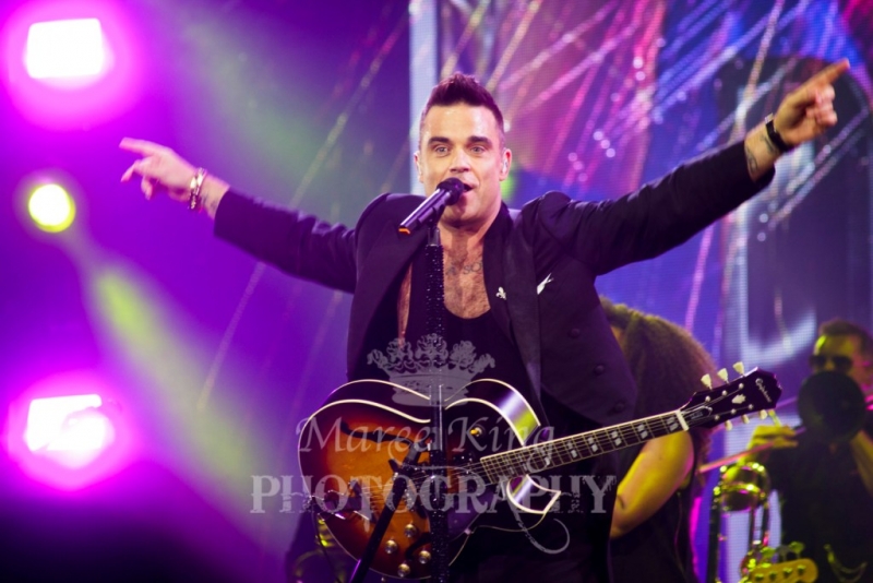 Robbie Williams live in Perth 9 Oct 2015  (20)