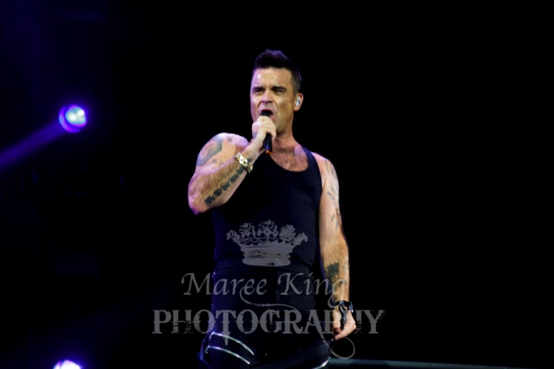 Robbie Williams live in Perth 9 Oct 2015  (21)
