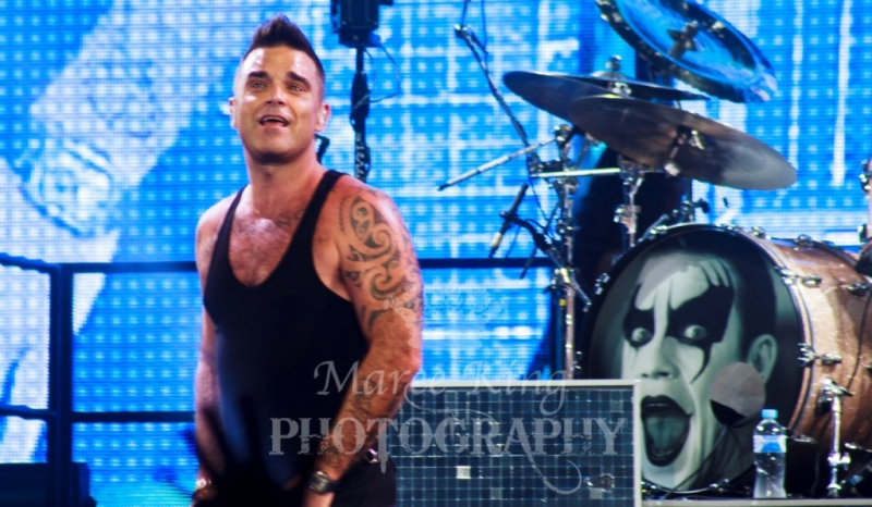 Robbie Williams live in Perth 9 Oct 2015  (28)